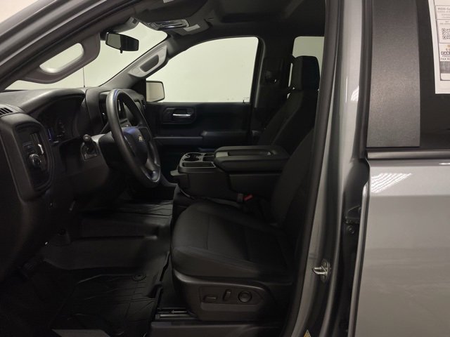 Used 2024 Chevrolet Silverado 1500 Custom w/ Turbomax Blackout Package image 17