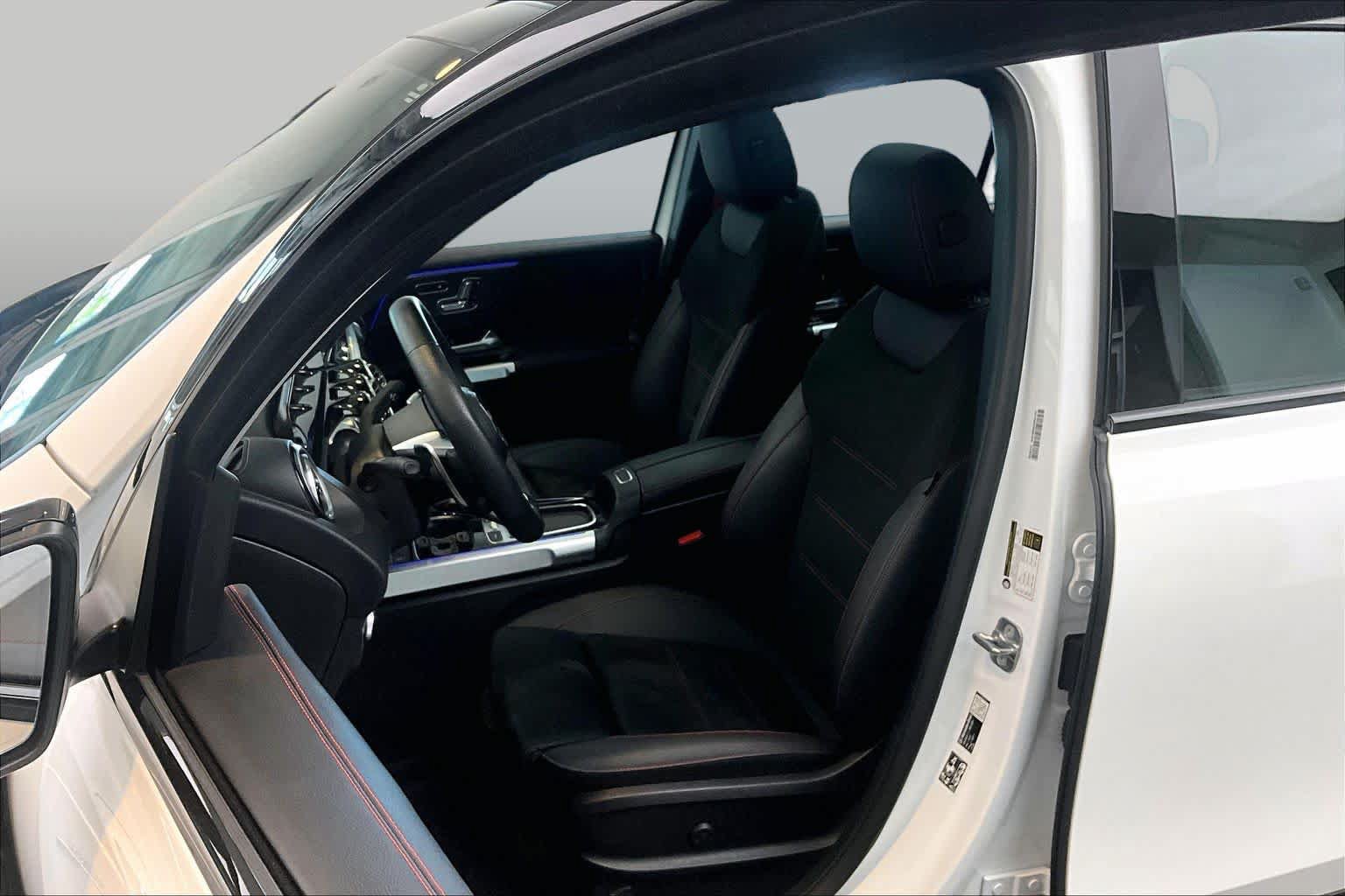 Used 2026 Mercedes-Benz GLB 35 AMG 4MATIC image 8