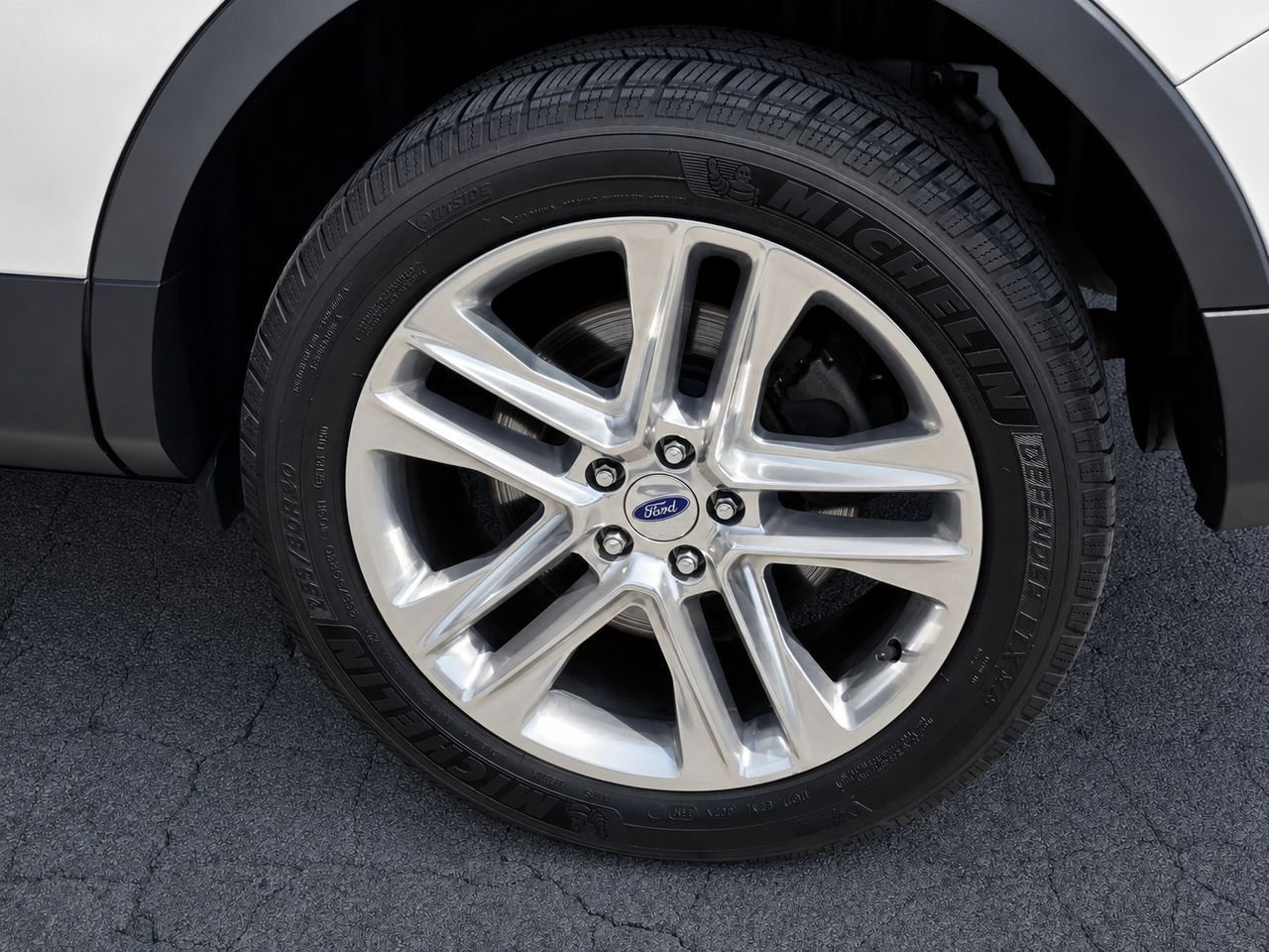 Used 2017 Ford Explorer Limited w/ Equipment Group 301A AWD/4WD image 9