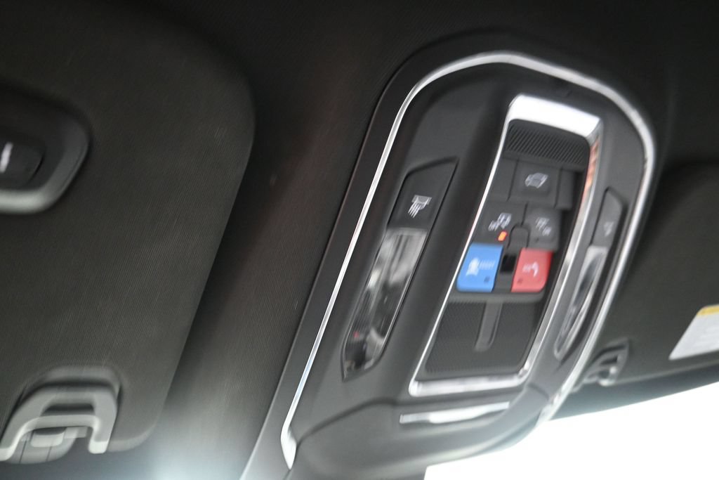 Used 2024 Jeep Wagoneer L Series II RWD image 16