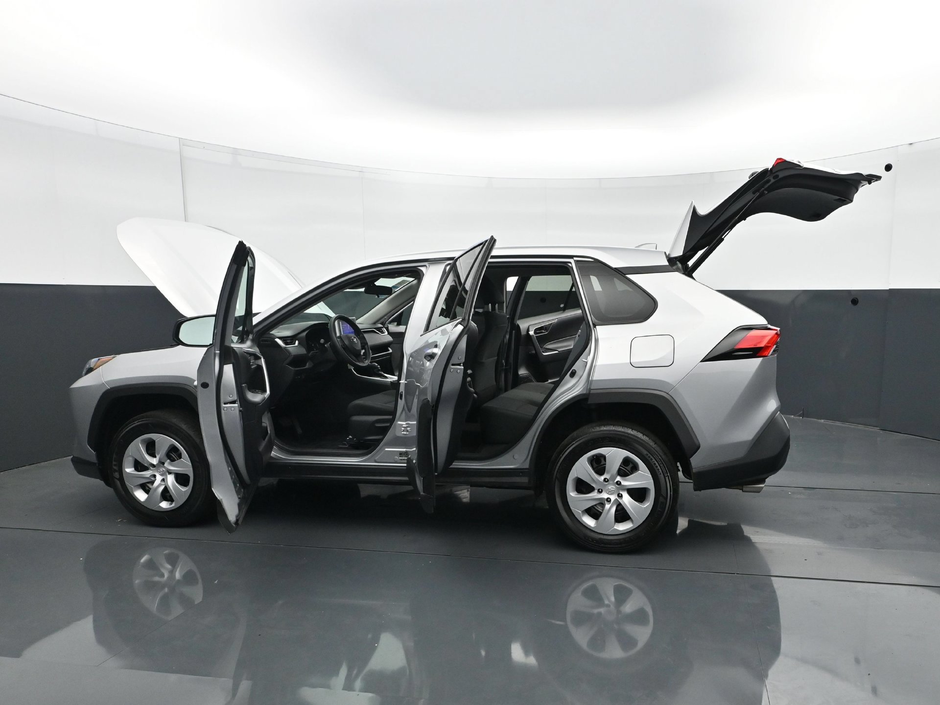 Used 2024 Toyota RAV4 LE AWD/4WD image 30