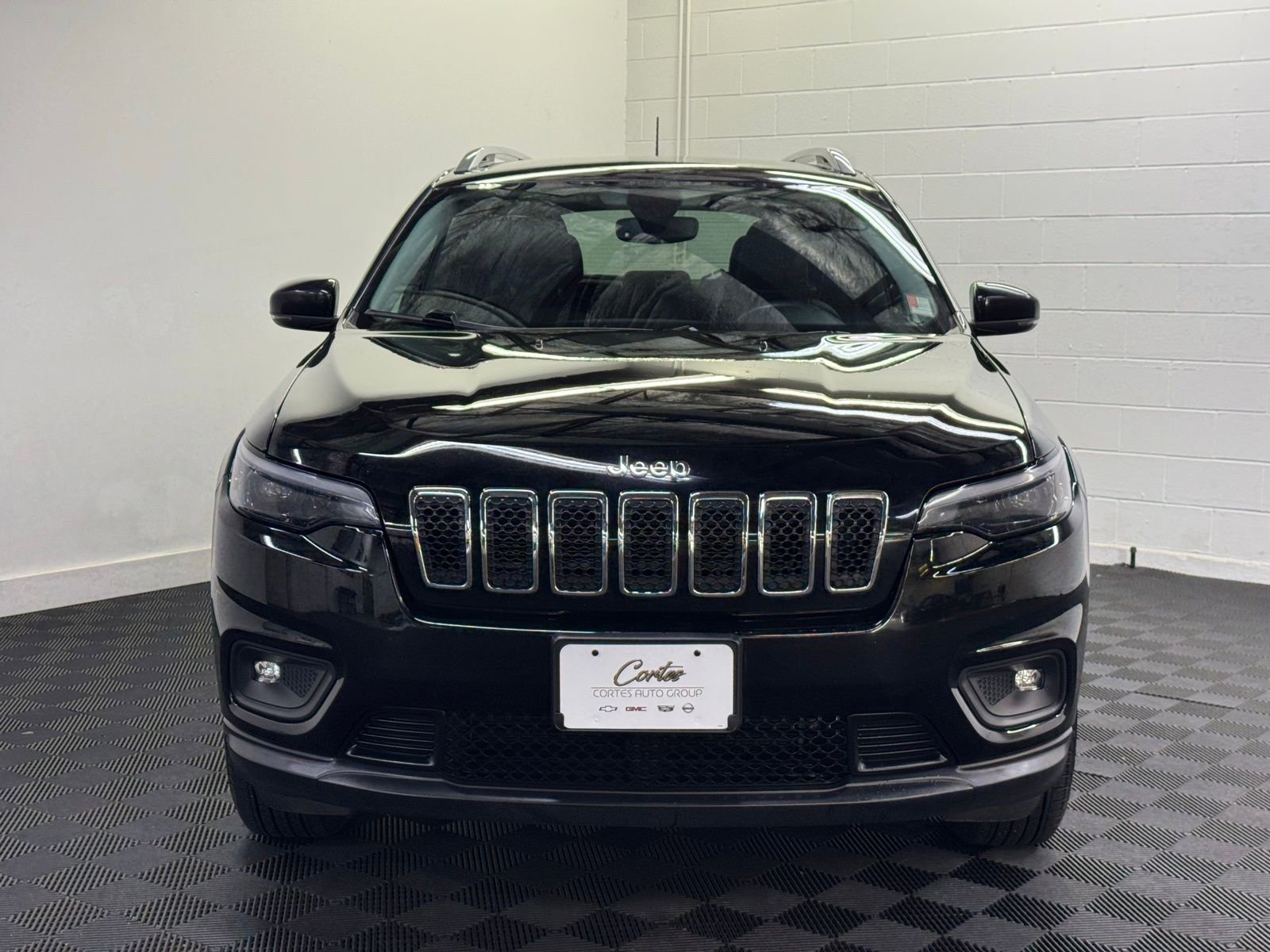 Used 2019 Jeep Cherokee Latitude Plus w/ Comfort/Convenience Group image 5