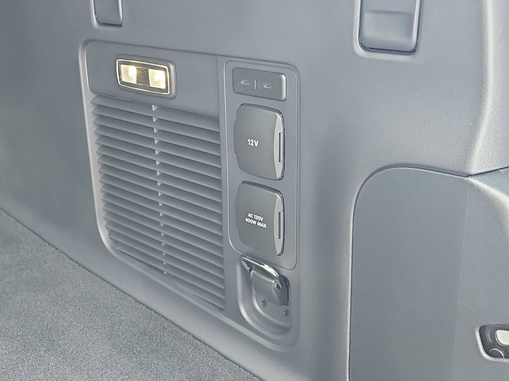 New 2025 Lincoln Navigator L Reserve w/ Jet Appearance Package image 10