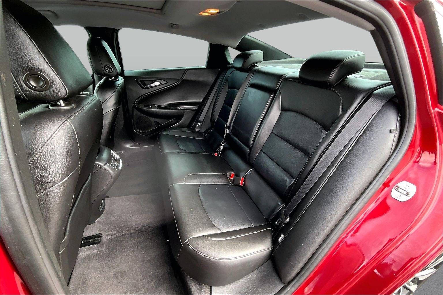 Used 2018 Chevrolet Malibu LT w/ Leather Package FWD image 26