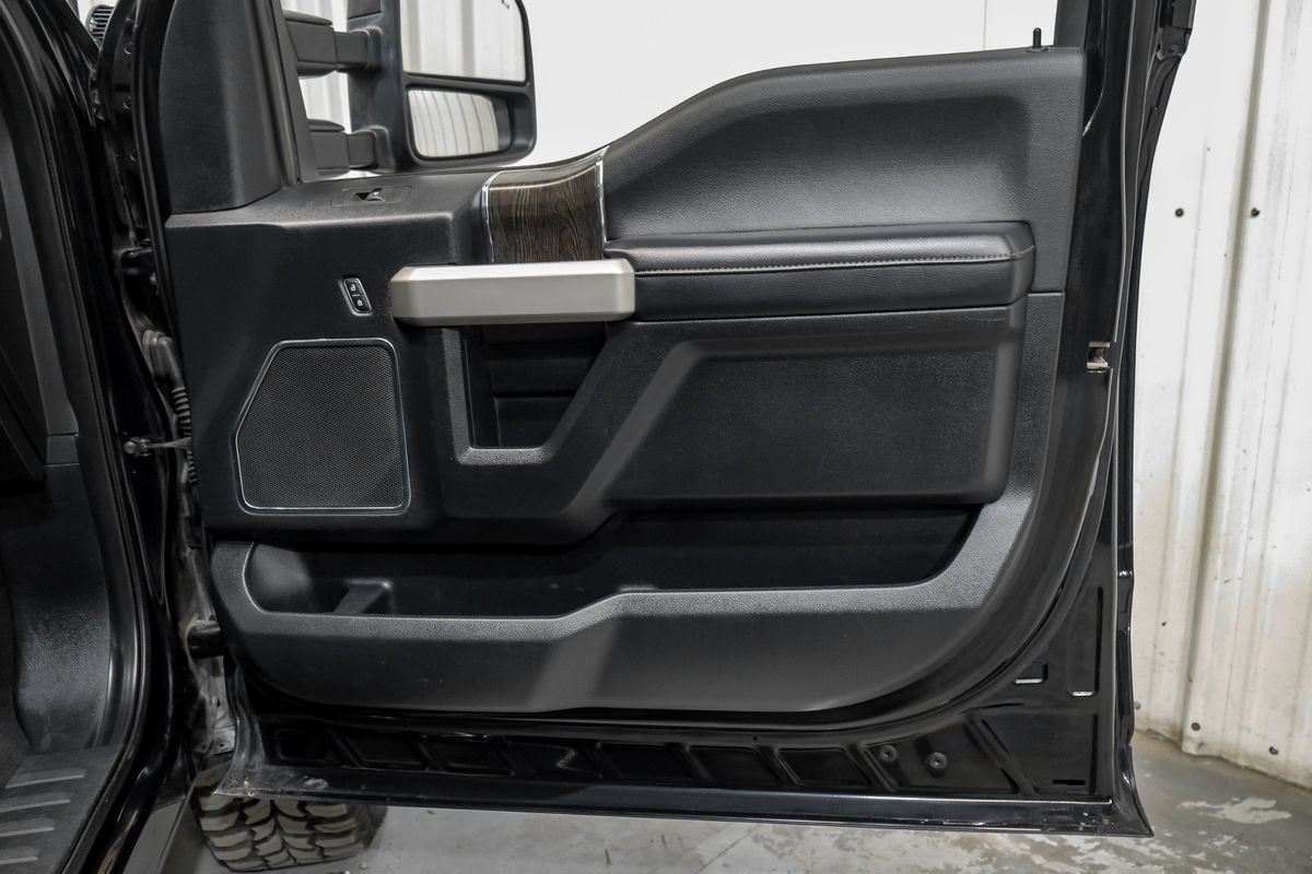 Used 2020 Ford F250 Lariat w/ Lariat Ultimate Package AWD/4WD image 45