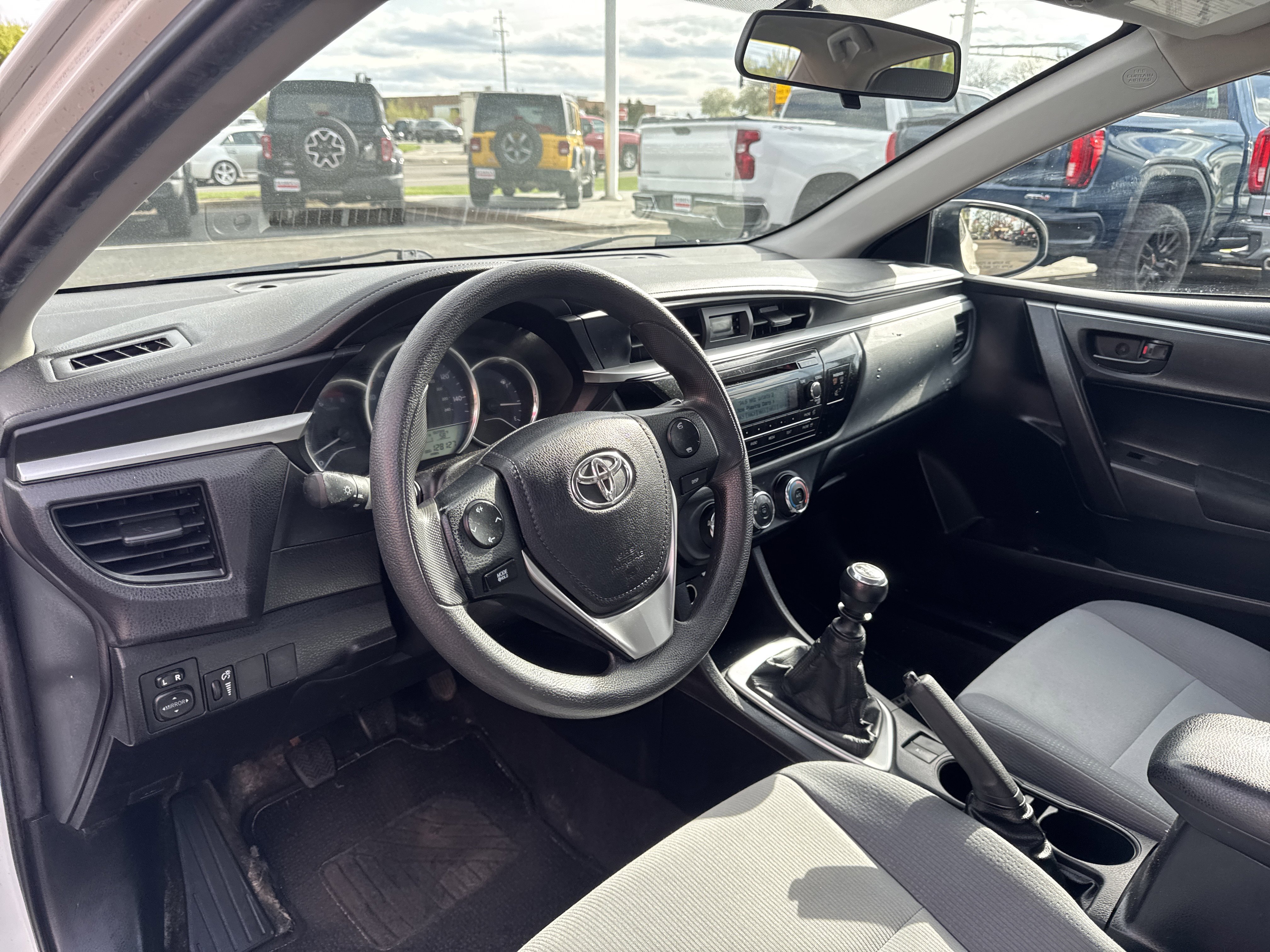 Used 2015 Toyota Corolla L FWD image 16