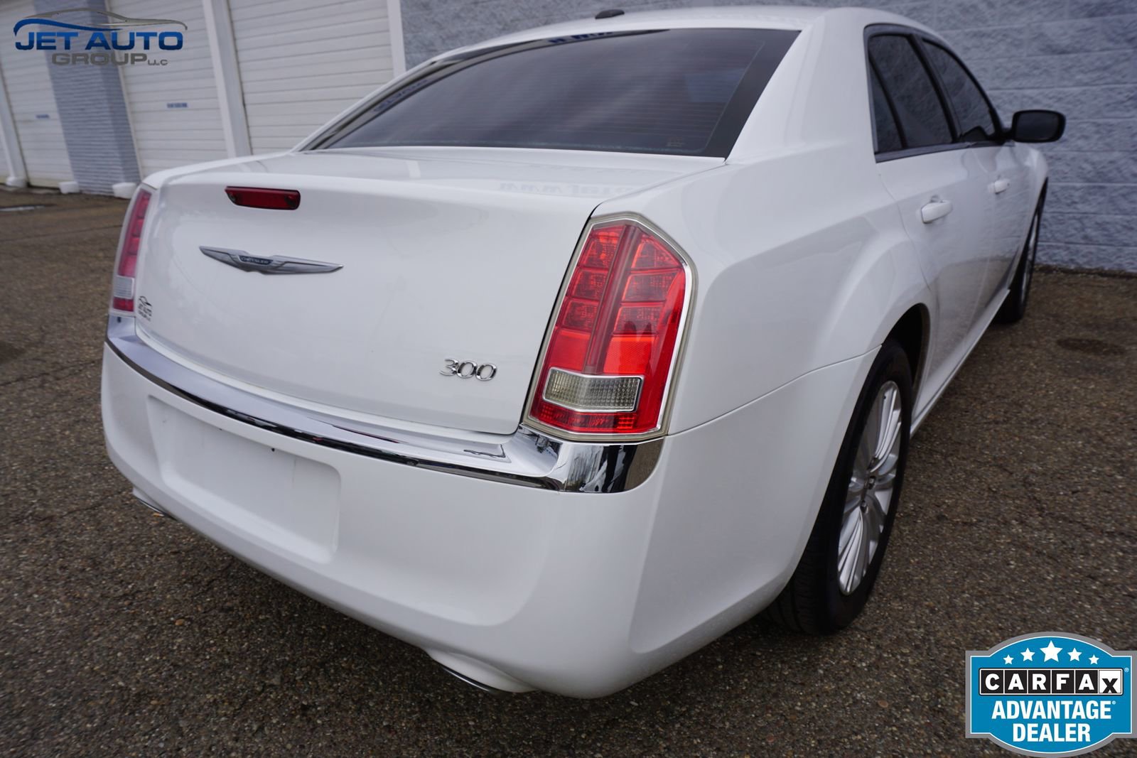 Used 2014 Chrysler 300 AWD w/ Driver Convenience Group image 11