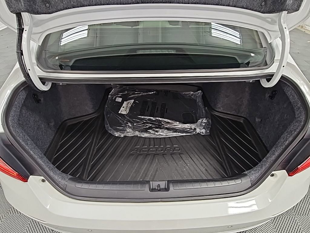 Used 2021 Honda Accord EX-L image 32