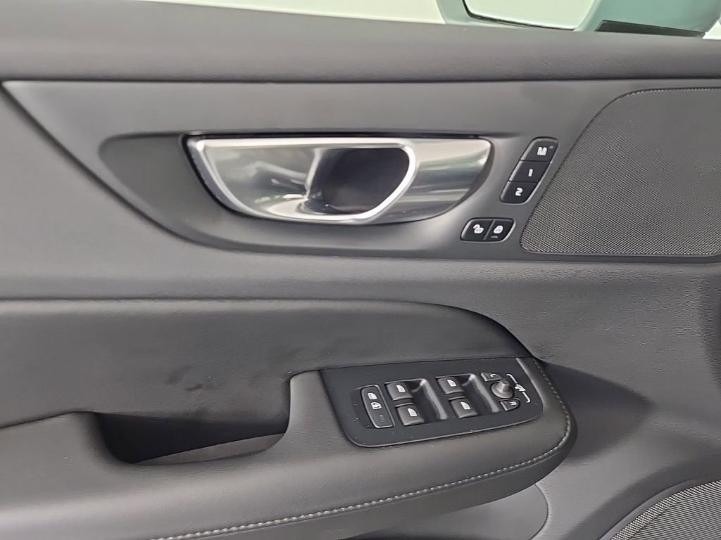 Certified 2025 Volvo V60 B5 Cross Country Plus image 20