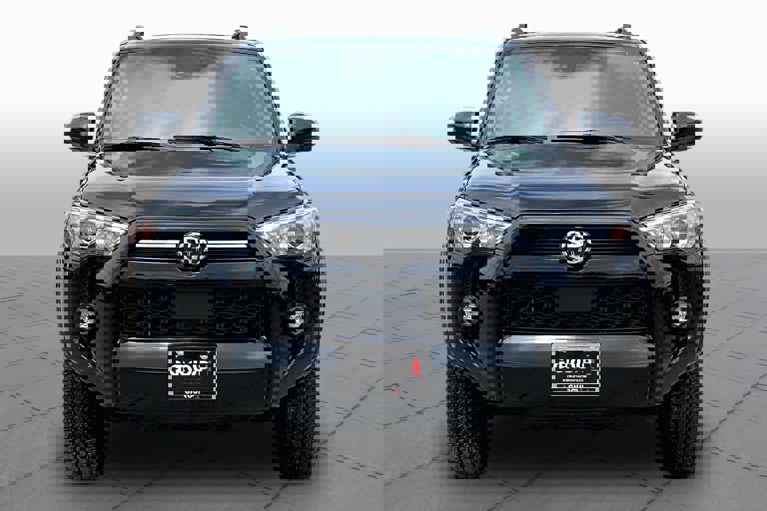 Used 2024 Toyota 4Runner SR5 AWD/4WD image 4