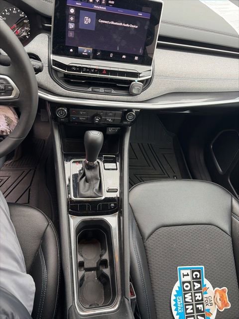 Used 2024 Jeep Compass Latitude image 17