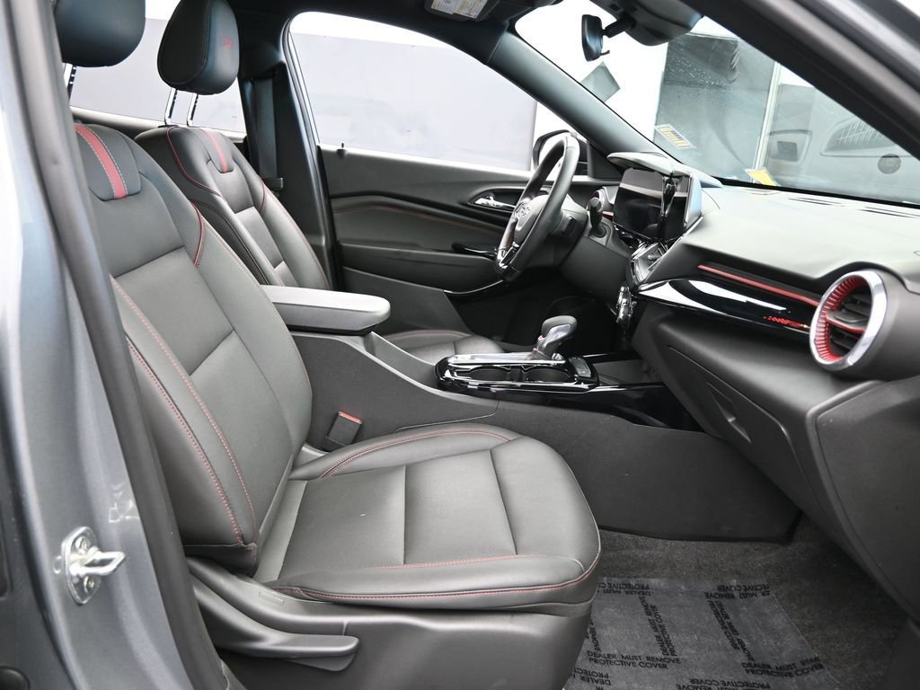 Used 2024 Chevrolet Trax RS w/ Sunroof Package image 46