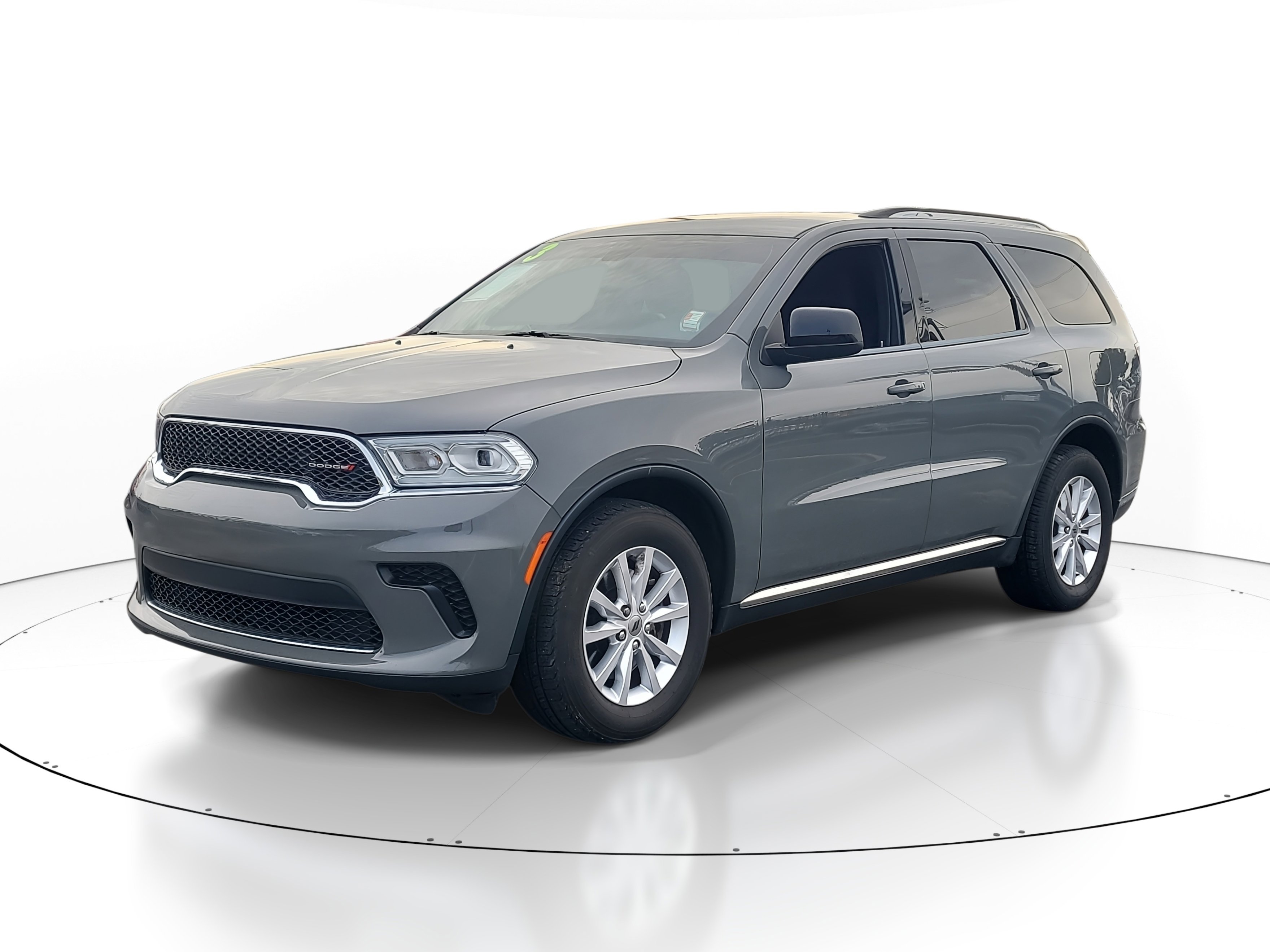Used 2023 Dodge Durango SXT image 3