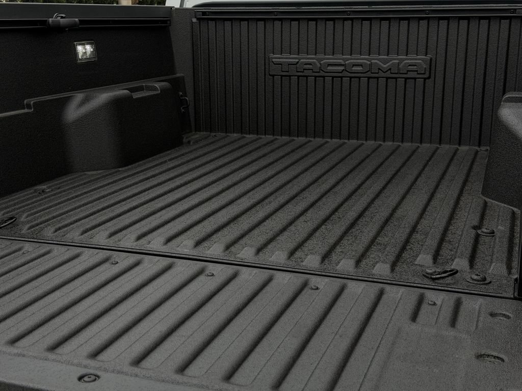 Used 2025 Toyota Tacoma TRD Sport AWD/4WD image 28