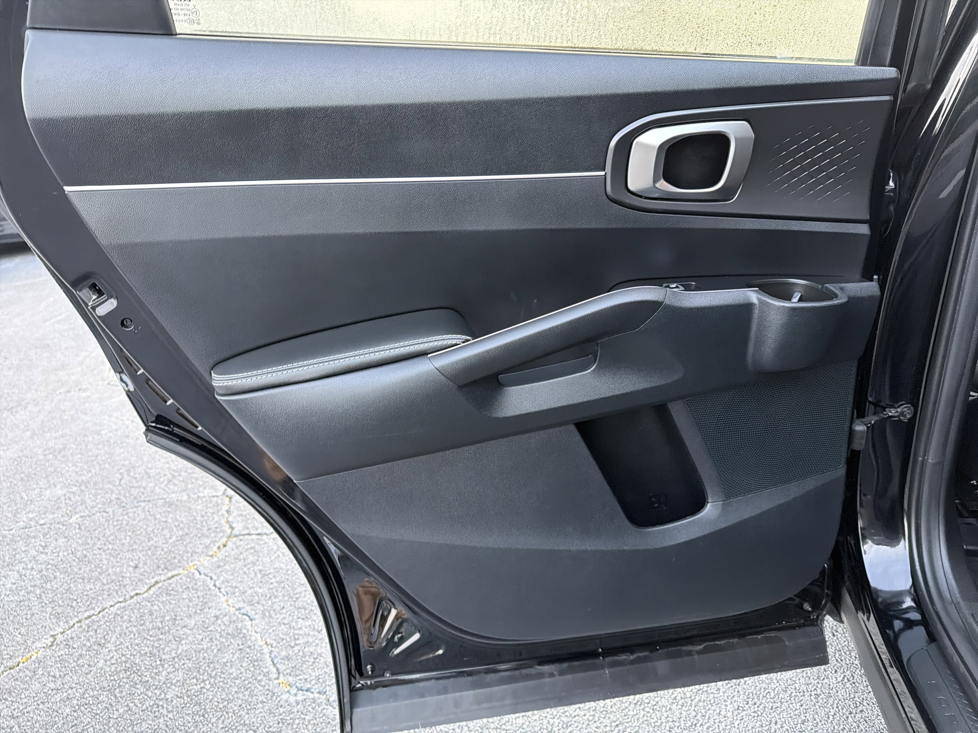 Used 2023 Kia Sorento LX image 21