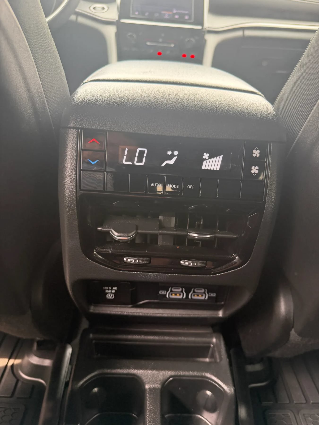 Used 2023 Jeep Grand Cherokee L Laredo AWD/4WD image 21