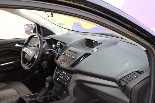 Used 2017 Ford Escape SE AWD/4WD image 12