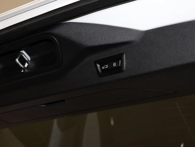 Used 2025 BMW X7 xDrive40i AWD/4WD image 36