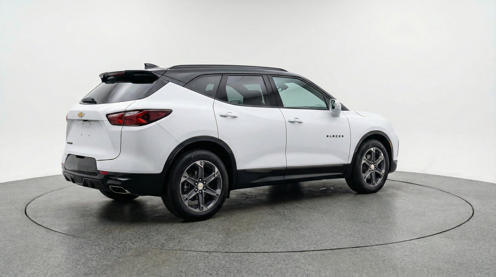 Used 2025 Chevrolet Blazer LT FWD image 9