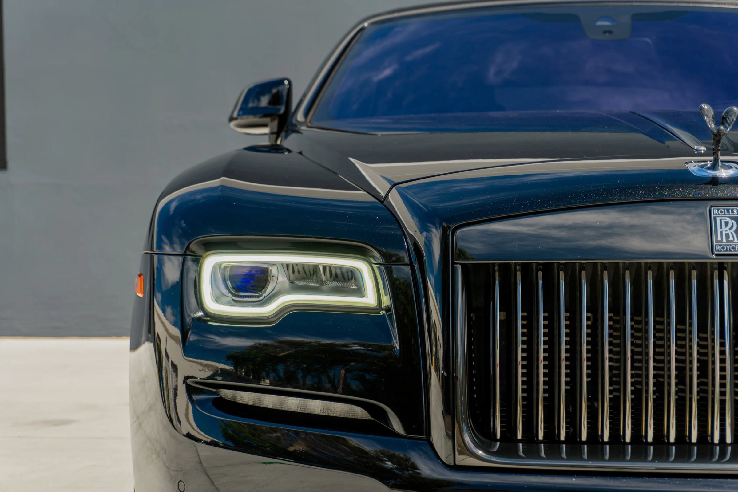 Used 2018 Rolls-Royce Dawn RWD image 28