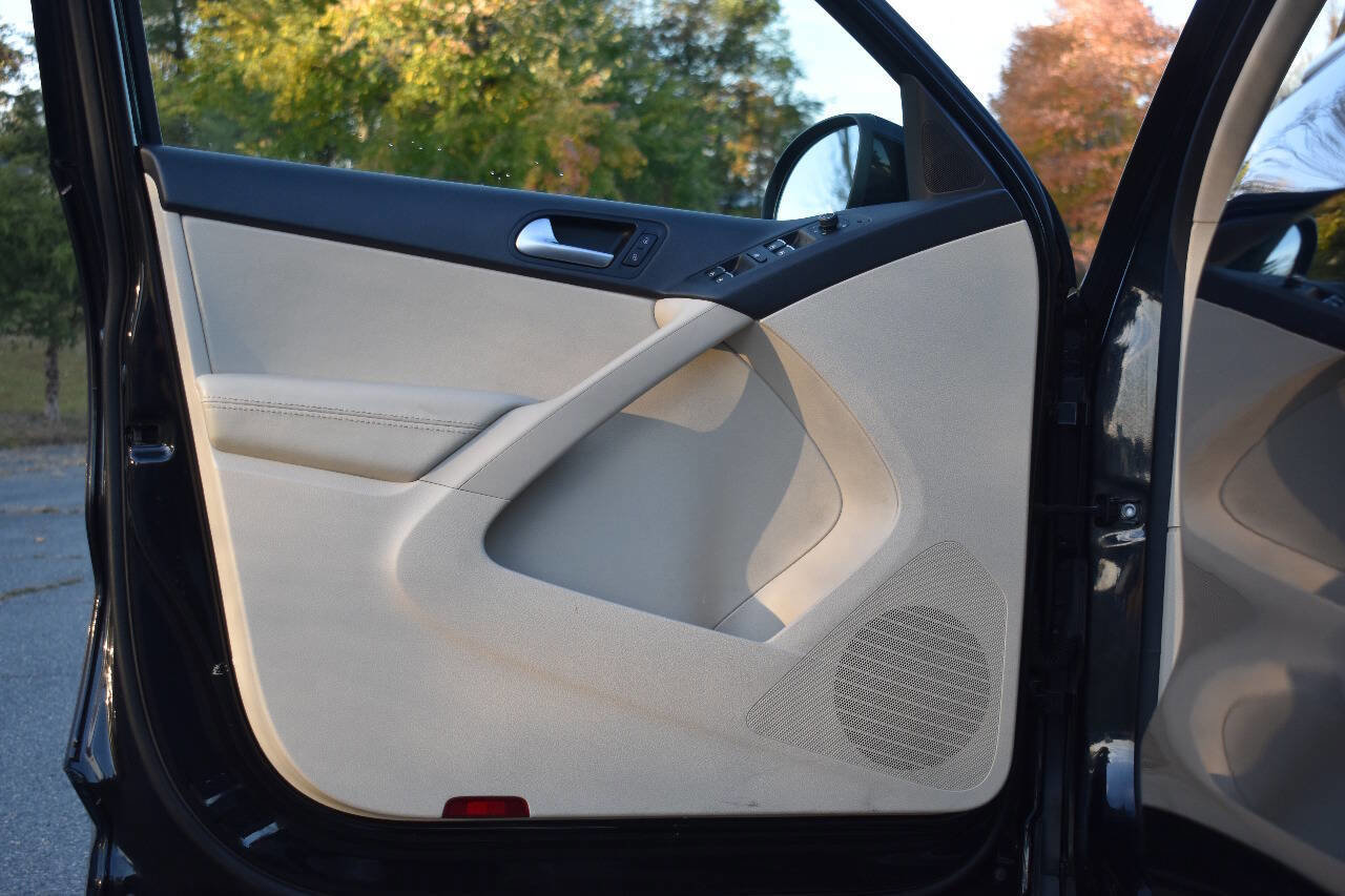 Used 2016 Volkswagen Tiguan SE image 8