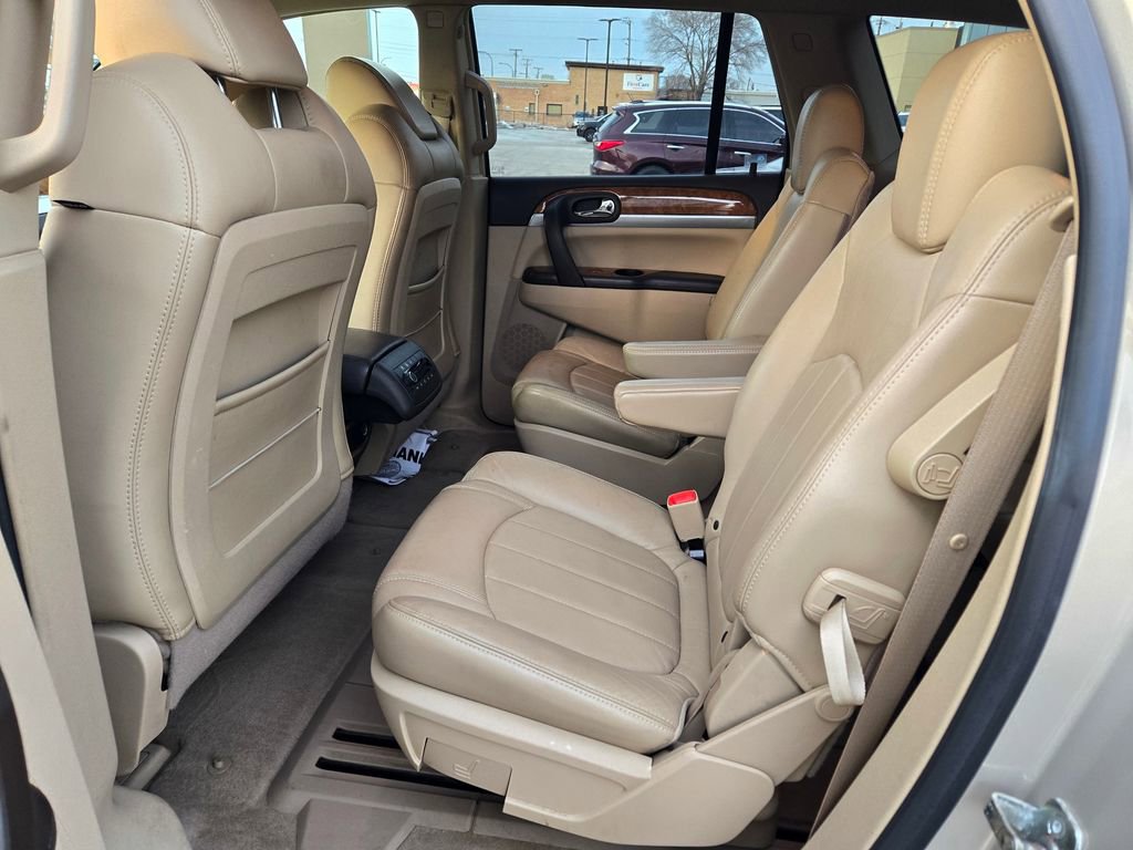 Used 2008 Buick Enclave CXL w/ Entertainment Package #1 image 28