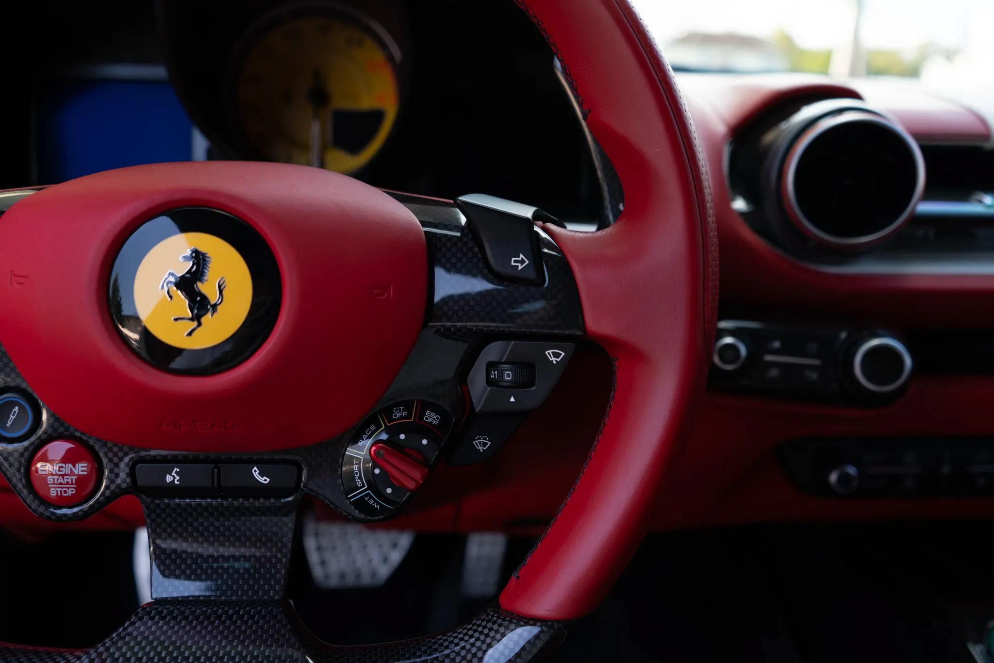 Used 2020 Ferrari 812 Superfast RWD image 18