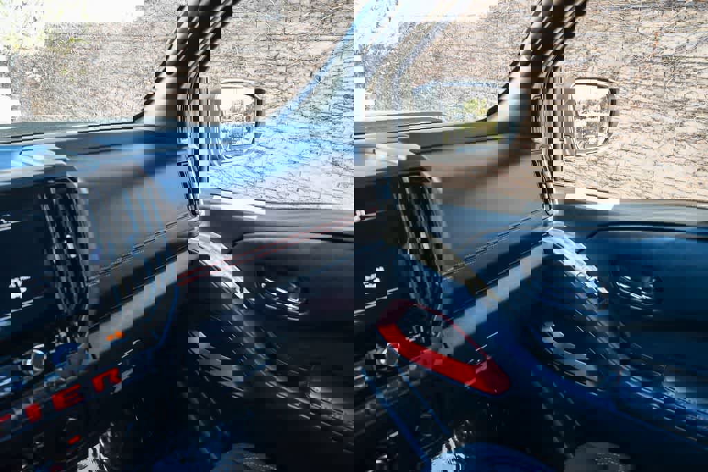 Used 2025 Nissan Frontier Pro-X image 25