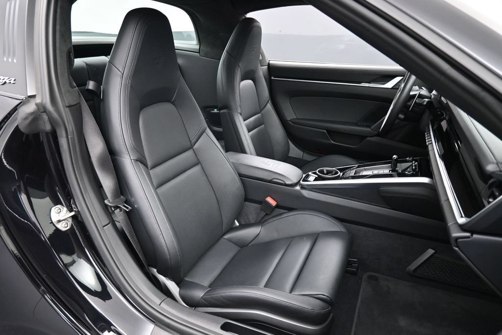 Certified 2024 Porsche 911 Targa 4S AWD/4WD image 26