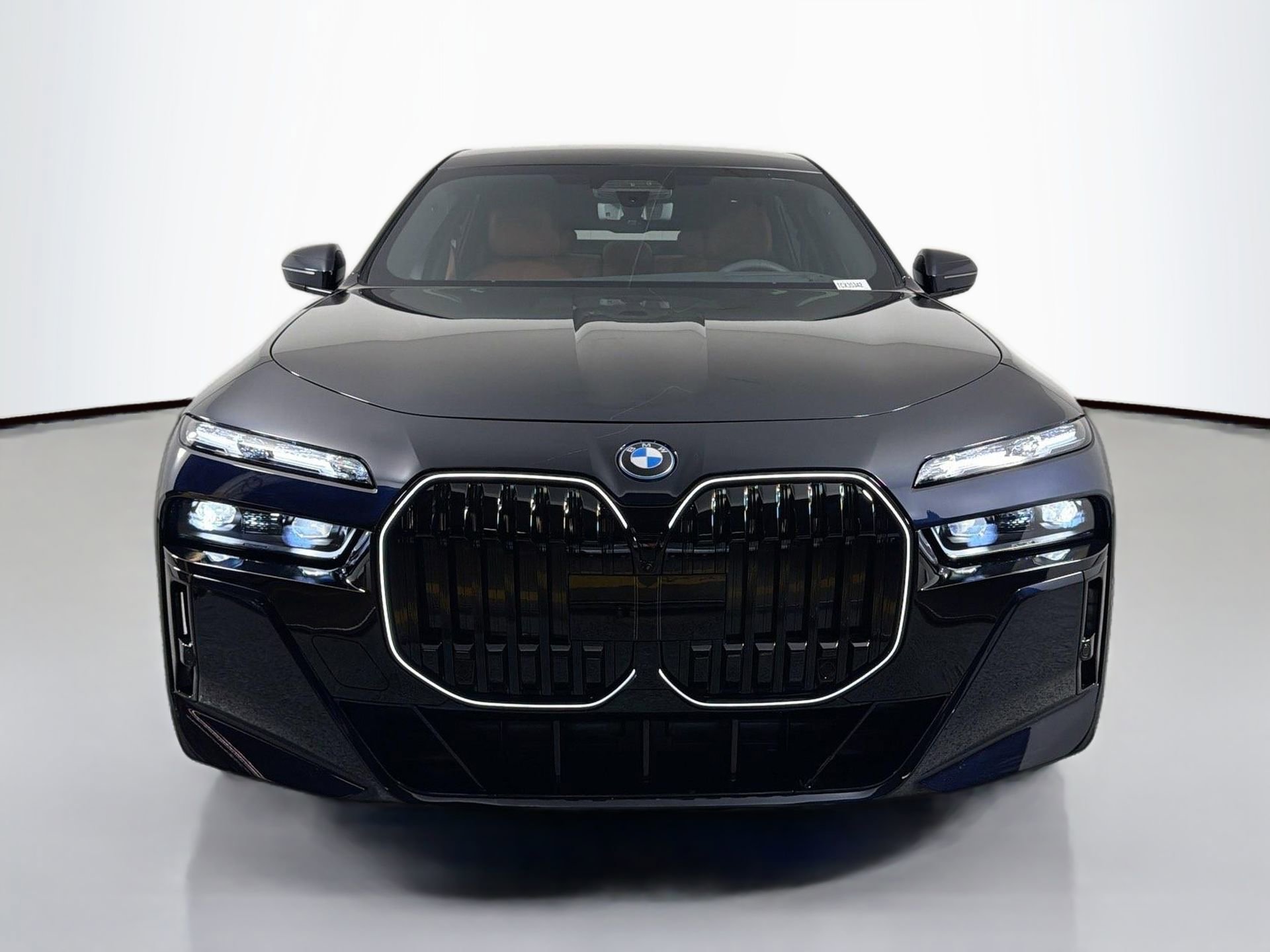 New 2026 BMW 750e xDrive w/ Executive Package AWD/4WD image 2