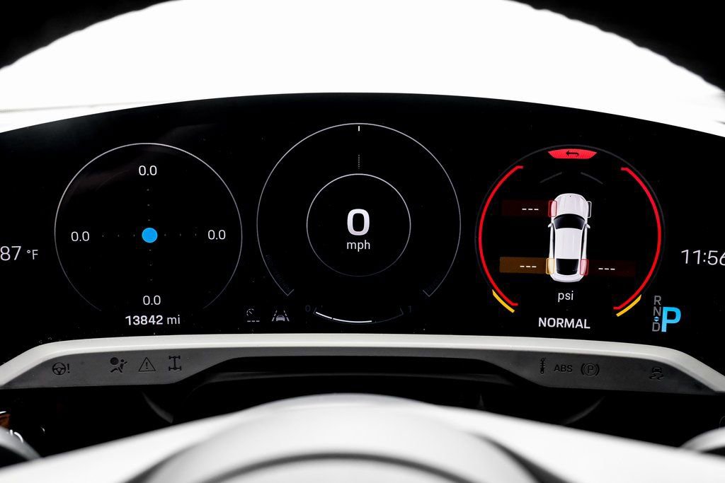 Used 2023 Porsche Taycan w/ Premium Package image 31