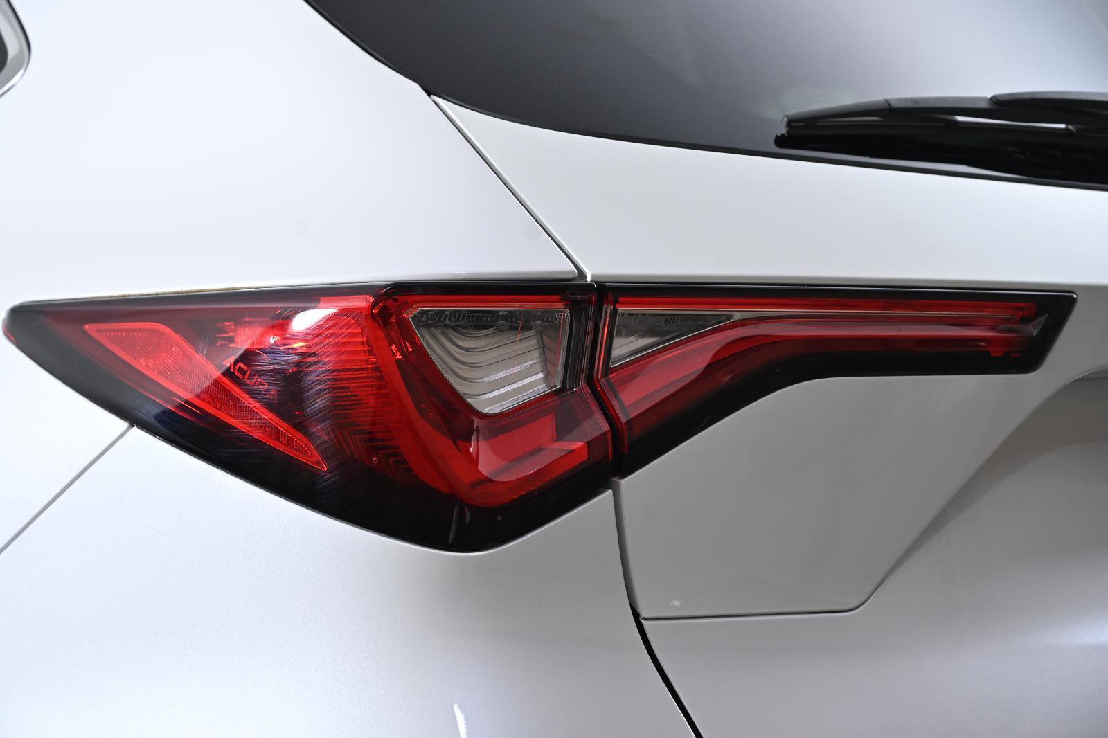 Used 2024 Acura MDX SH-AWD w/ Technology Package image 9