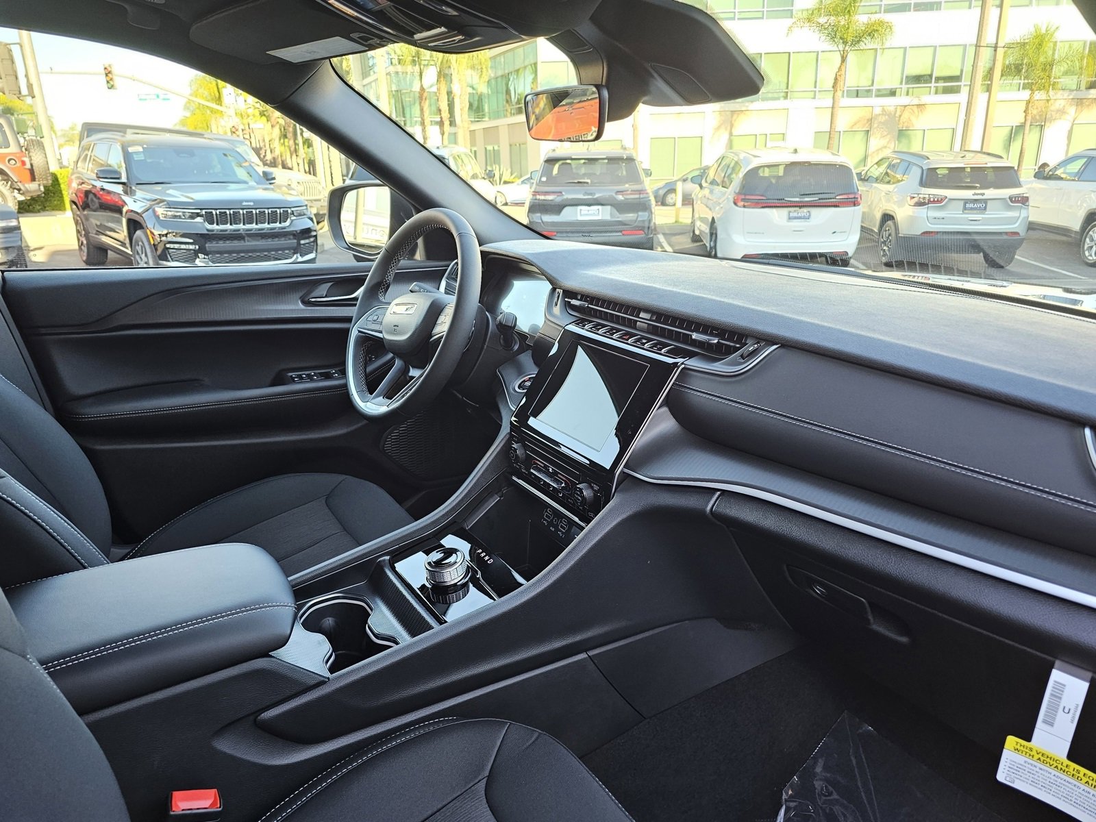 New 2025 Jeep Grand Cherokee L Laredo image 27