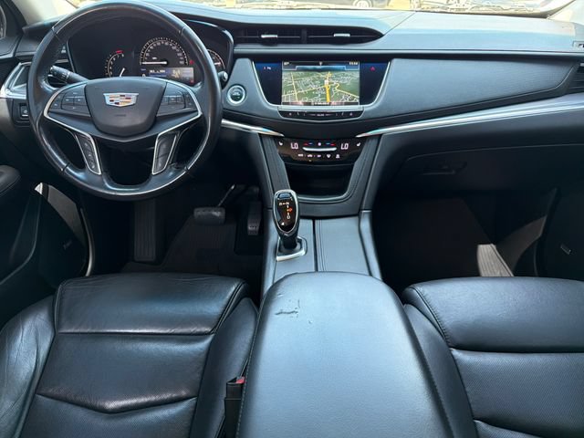 Used 2018 Cadillac XT5 Luxury w/ Driver Awareness Package AWD/4WD image 9