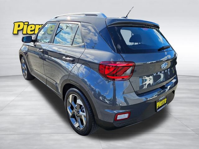 Used 2025 Hyundai Venue SEL image 3