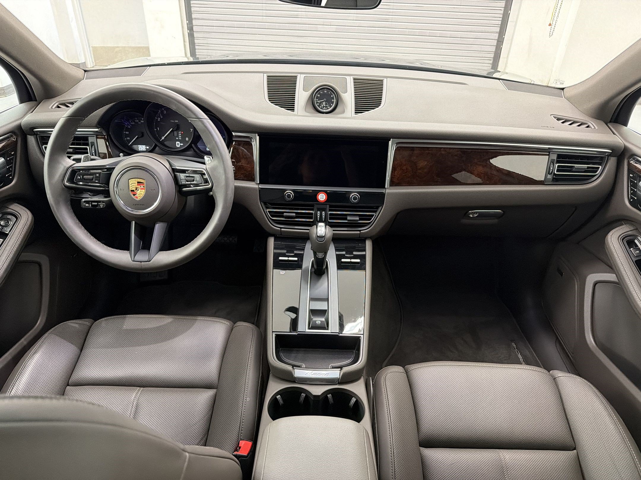 Used 2026 Porsche Macan AWD/4WD image 15