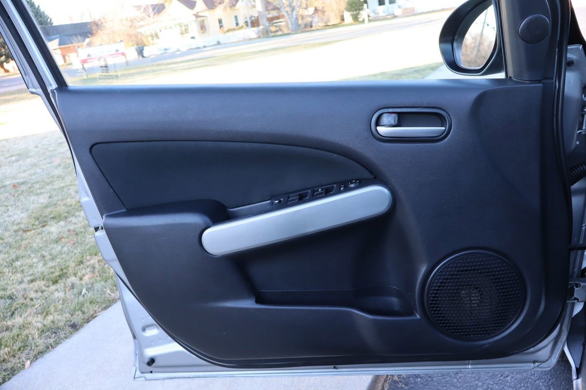 Used 2012 MAZDA MAZDA2 Touring image 21