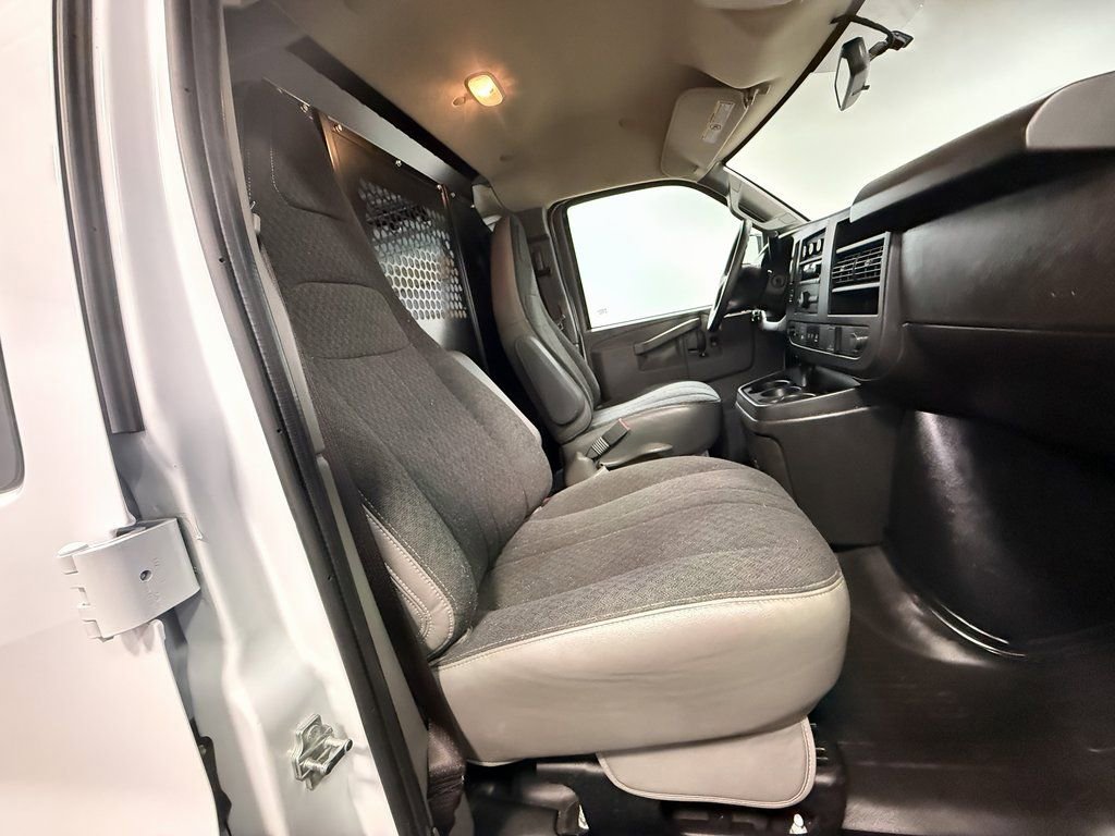 Used 2024 GMC Savana 2500 w/ Driver Convenience Package image 11