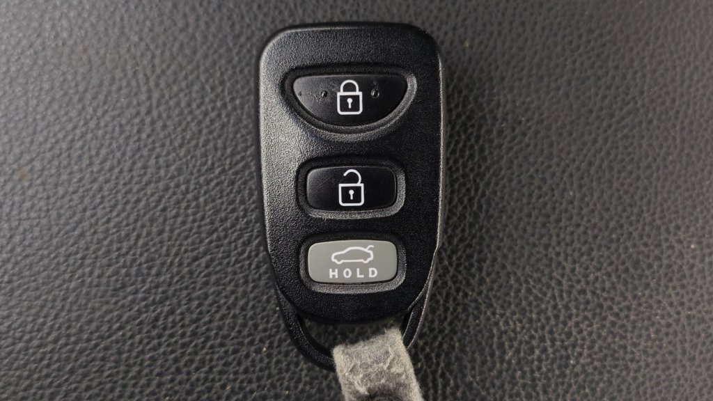 Used 2015 Hyundai Elantra Limited FWD image 21