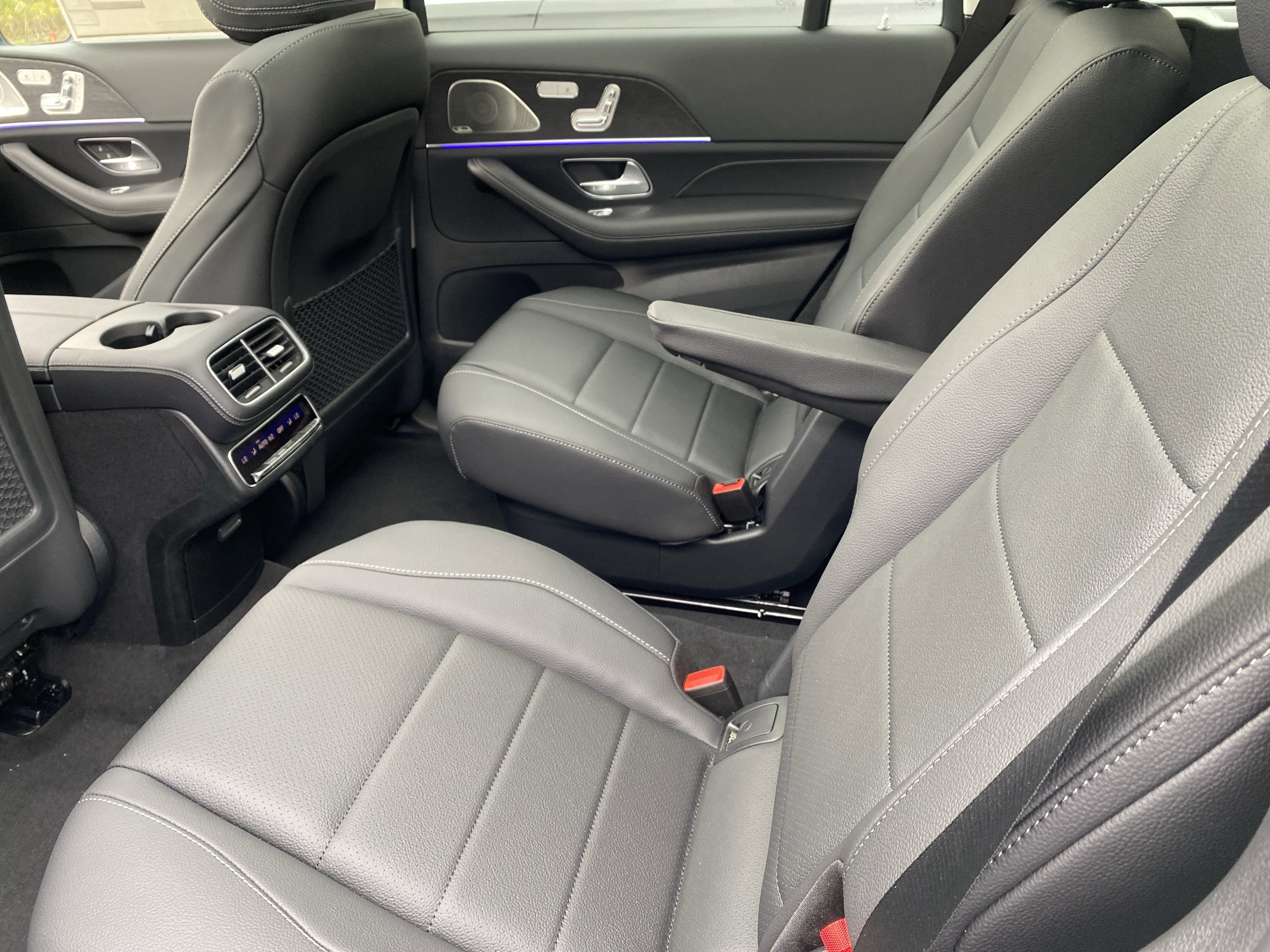 Used 2026 Mercedes-Benz GLS 450 4MATIC image 28
