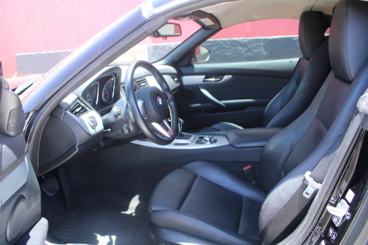 Used 2015 BMW Z4 sDrive35i RWD image 18