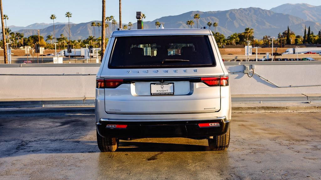 Used 2022 Jeep Wagoneer Series II image 8