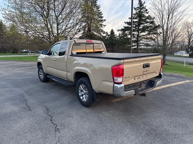 Used 2017 Toyota Tacoma SR5 w/ Tow Package AWD/4WD image 5