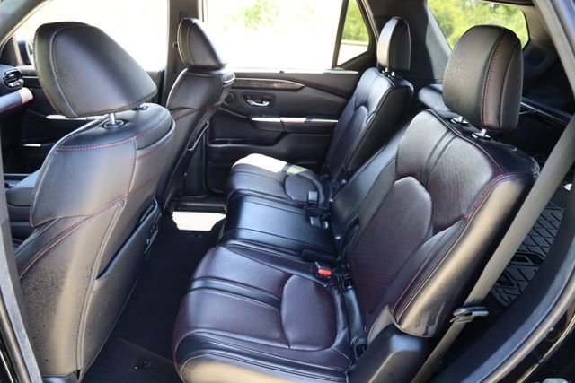 Certified 2025 Honda Pilot Black Edition image 13