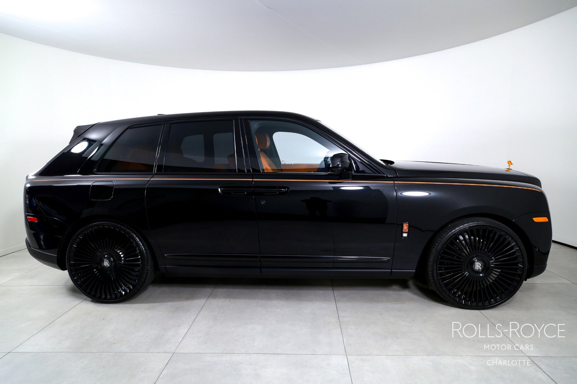 Used 2023 Rolls-Royce Cullinan AWD/4WD image 10