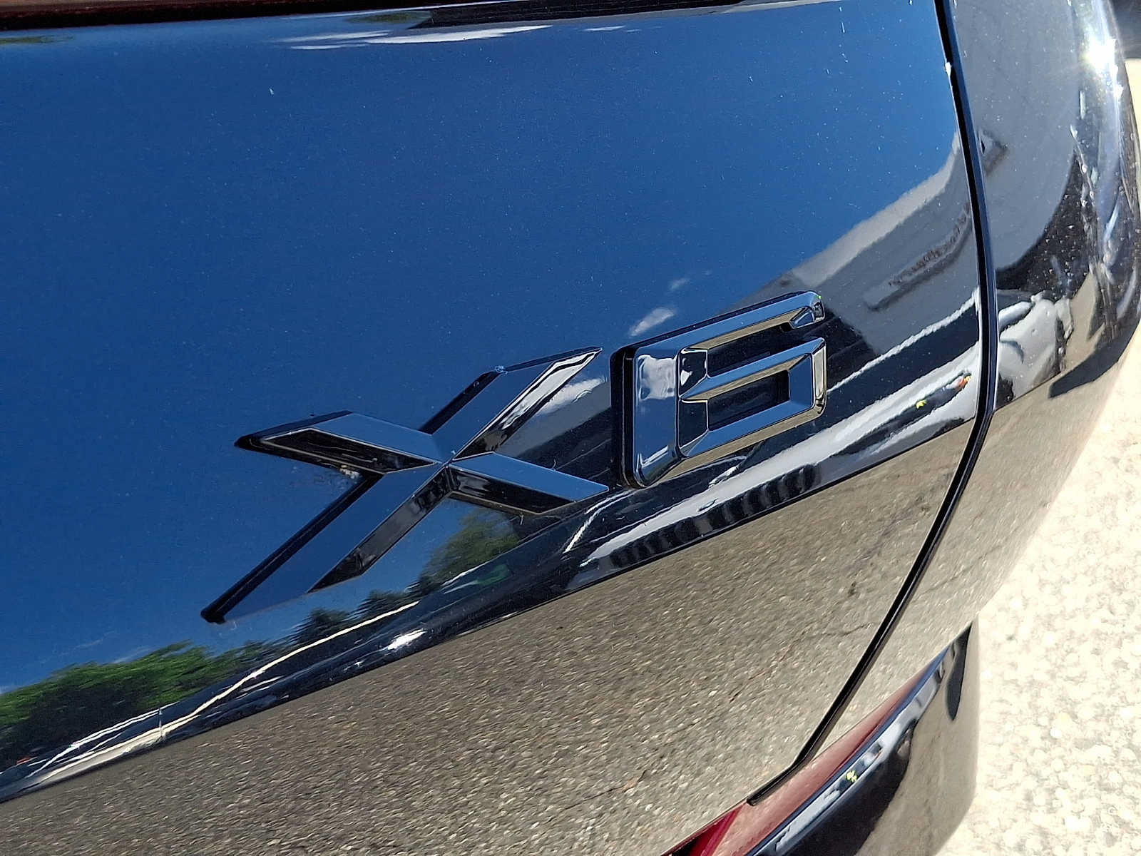 Used 2022 BMW X6 xDrive40i w/ M Sport Package AWD/4WD image 31