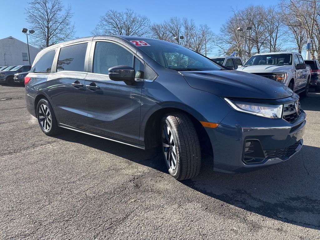 Used 2025 Honda Odyssey EX-L image 3