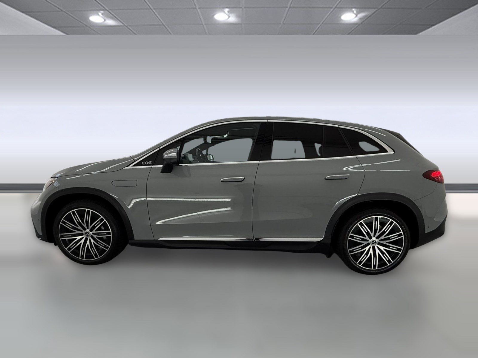 Used 2023 Mercedes-Benz EQE 350+ SUV image 2