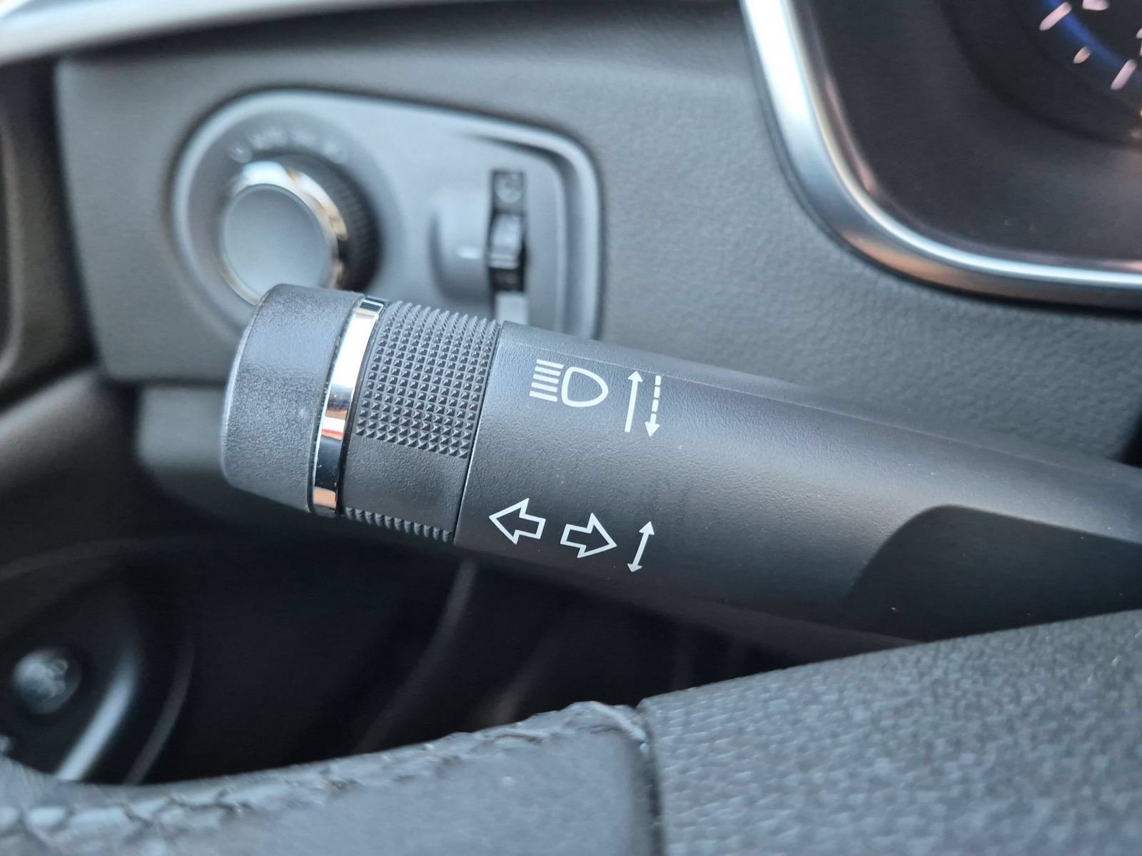 Used 2015 Cadillac SRX Luxury FWD image 16