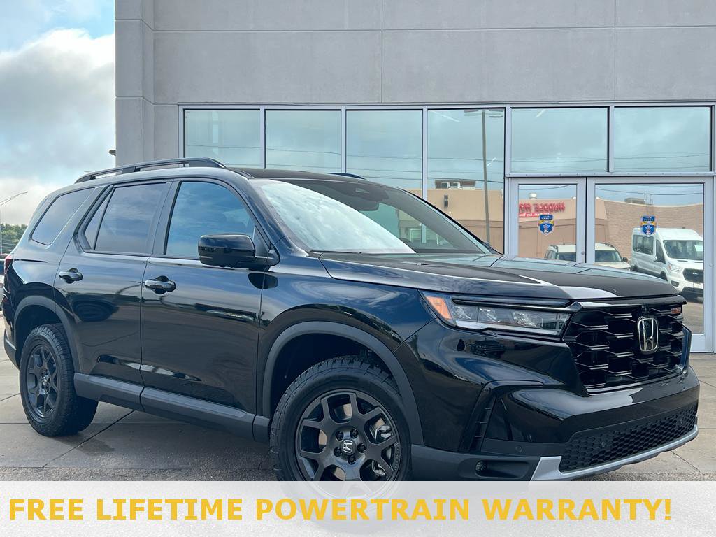 New 2025 Honda Pilot TrailSport image 2
